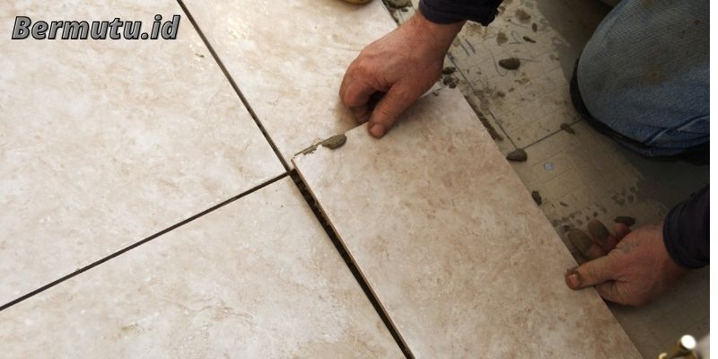 Perbaiki Keramik Atau Pipa yang Terlihat Rusak