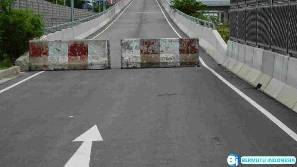 Beton Precast Road Barrier
