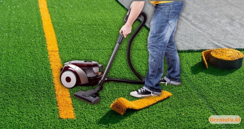 Ingin Gunakan Lantai Rumput Sintetis? Simak Kelebihan dan Kekurangannya 3 Proses Perawatan rumput sintetis yang Mudah