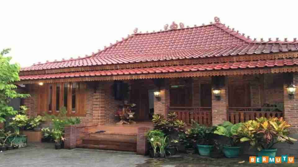 Rumah Joglo Dengan Atap Gading