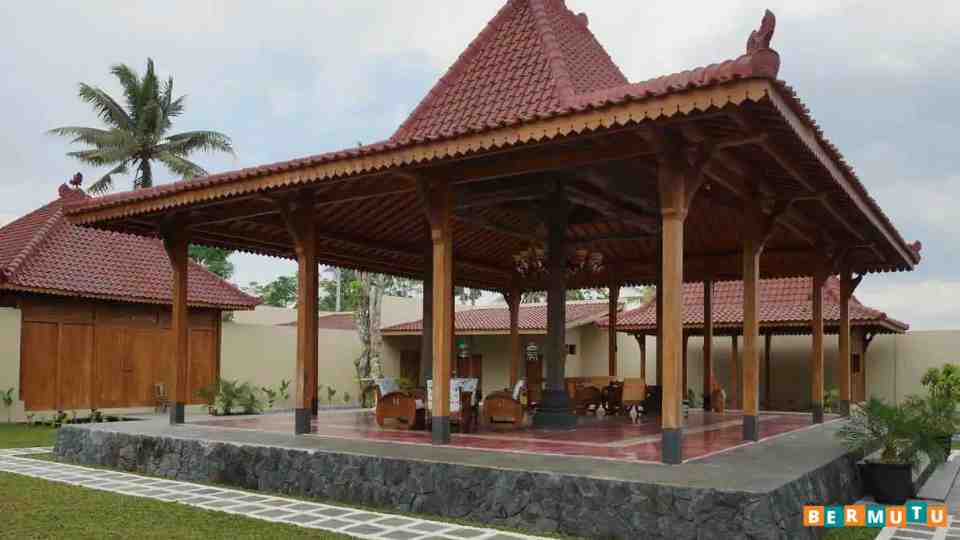 Rumah Joglo Terbuka