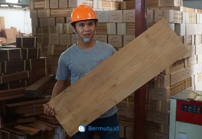 harga papan kayu bengkirai