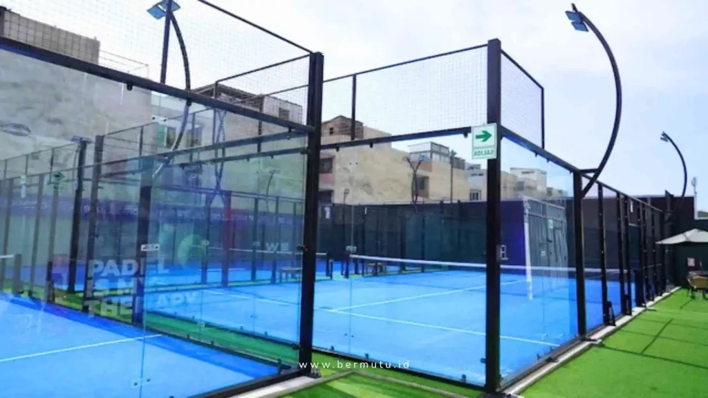 lapangan padel outdoor